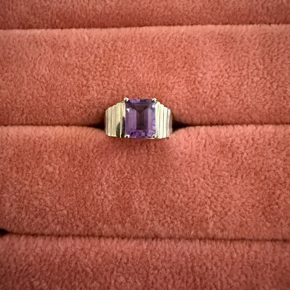 Elegant Purple Gemstone Ring
